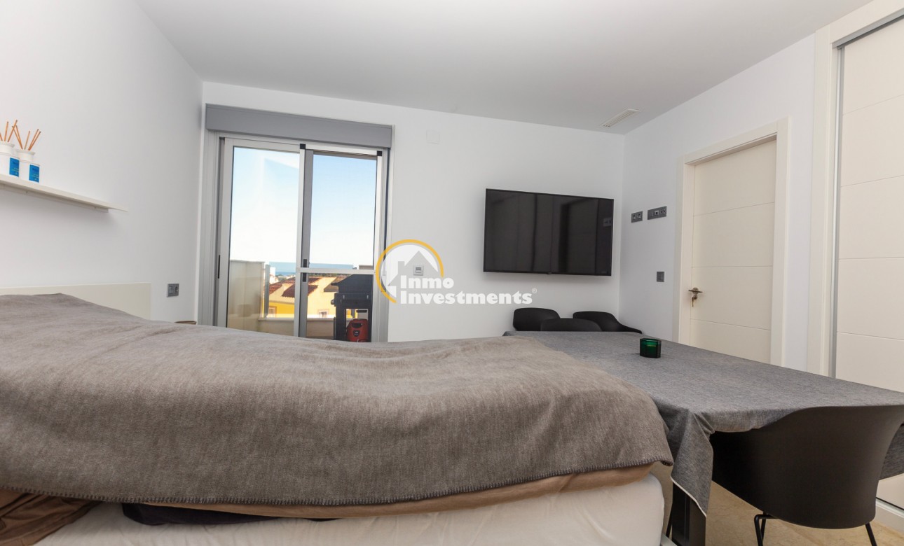 Resale - Apartment - Villamartin