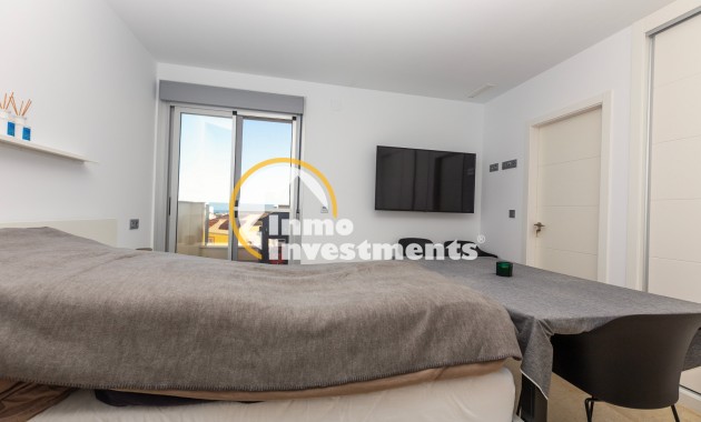 Resale - Apartment - Villamartin