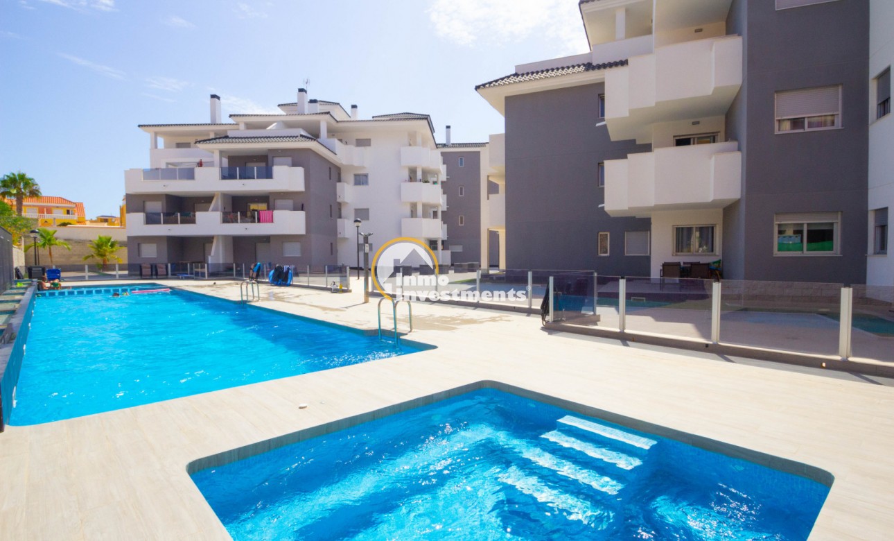 Resale - Apartment - Villamartin