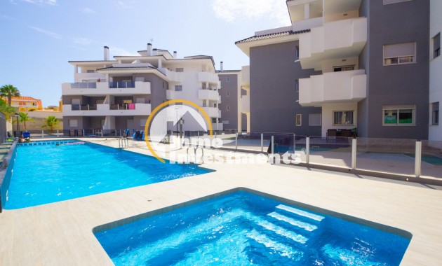 Resale - Apartment - Villamartin