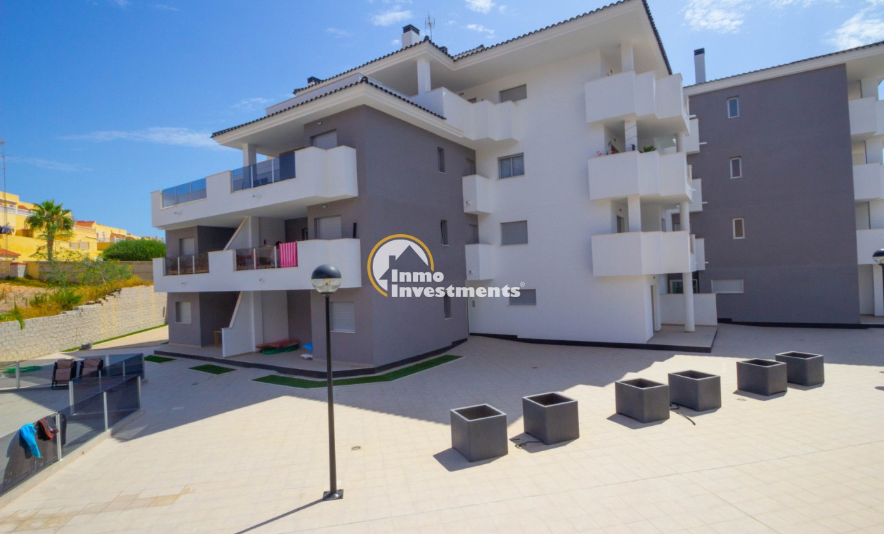 Resale - Apartment - Villamartin