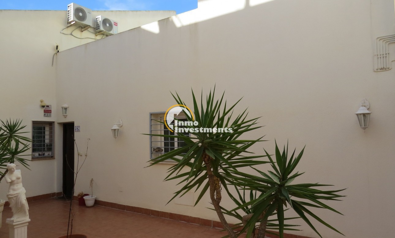 Resale - Apartment - Orihuela Costa - Villamartin