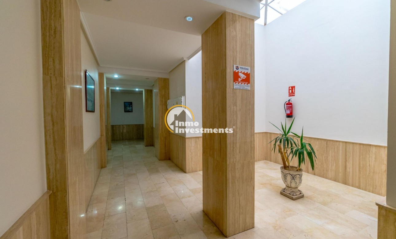 Resale - Apartment - Torrevieja - Beach