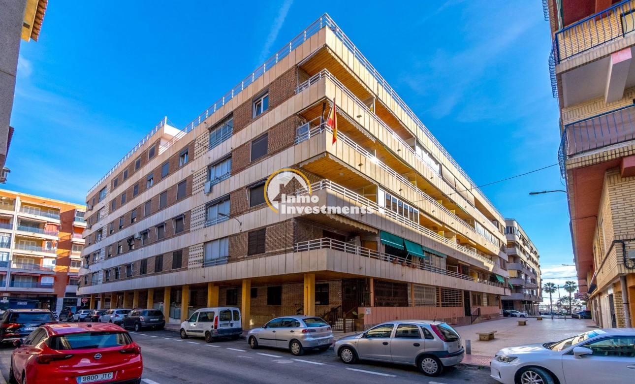 Resale - Apartment - Torrevieja - Acequion