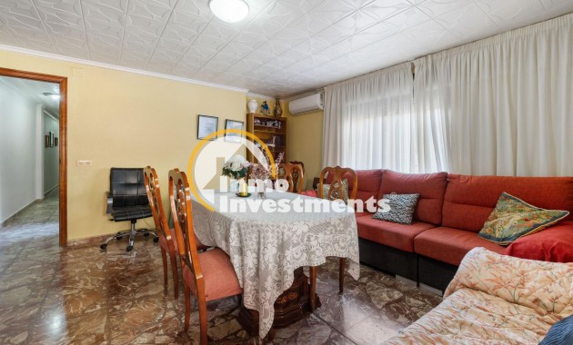 Resale - Apartment - Torrevieja - Acequion