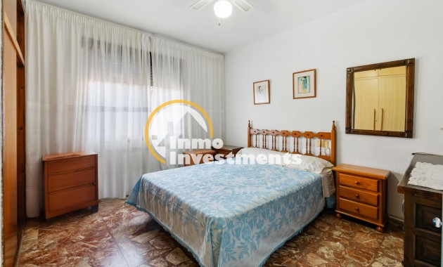 Resale - Apartment - Torrevieja - Acequion