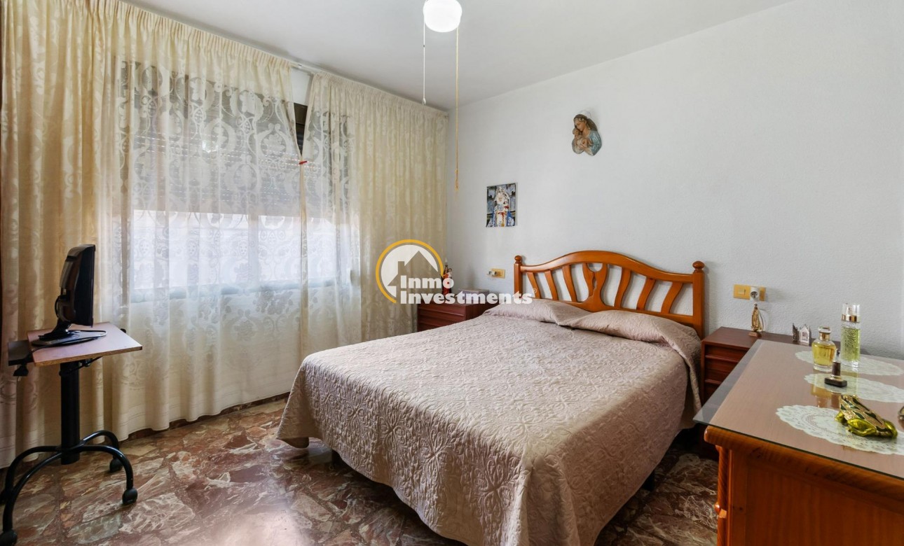 Resale - Apartment - Torrevieja - Acequion