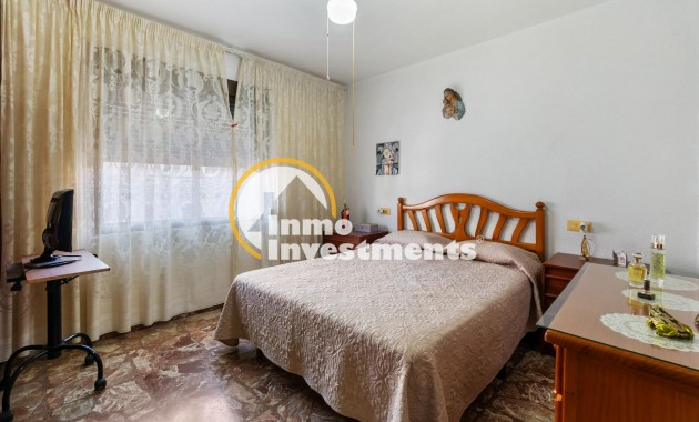 Resale - Apartment - Torrevieja - Acequion