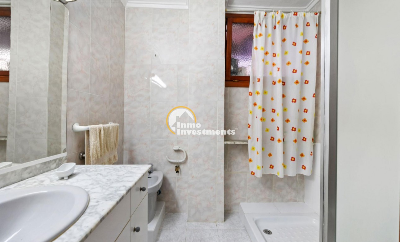 Resale - Apartment - Torrevieja - Acequion