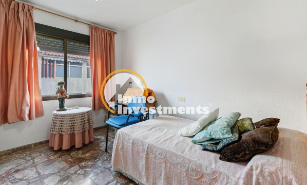 Resale - Apartment - Torrevieja - Acequion