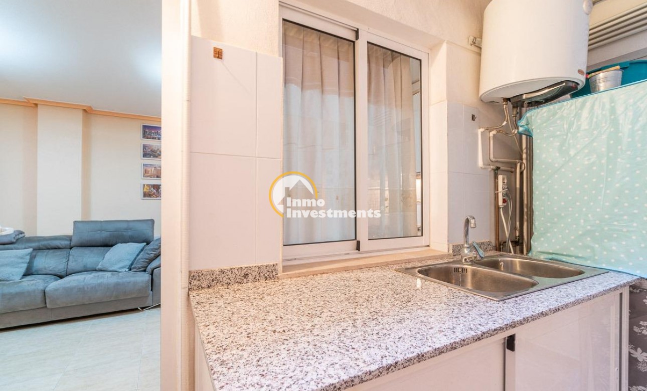 Resale - Apartment - Torrevieja - Torrevieja Centre