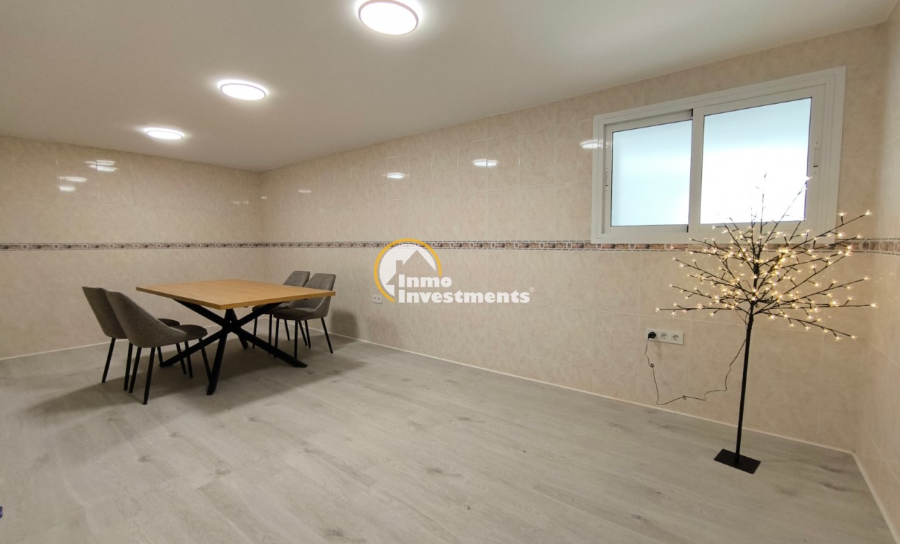 Resale - Villa - Villamartin