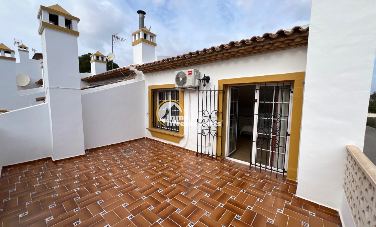 Resale - Semi detached villa - Villamartin - Valencias