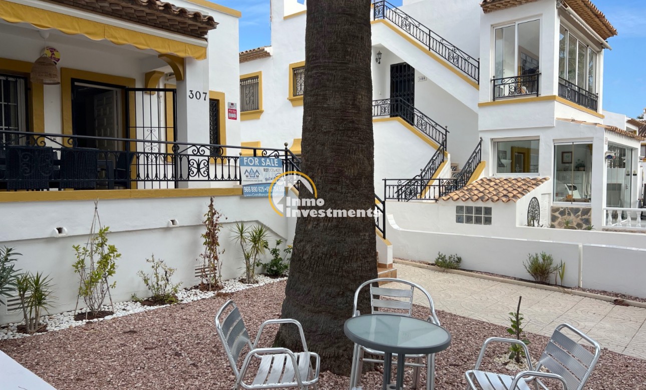 Resale - Semi detached villa - Villamartin - Valencias