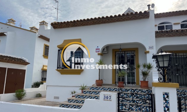 Resale - Semi detached villa - Villamartin - Valencias