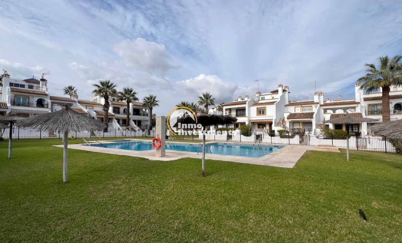 Resale - Semi detached villa - Villamartin - Valencias