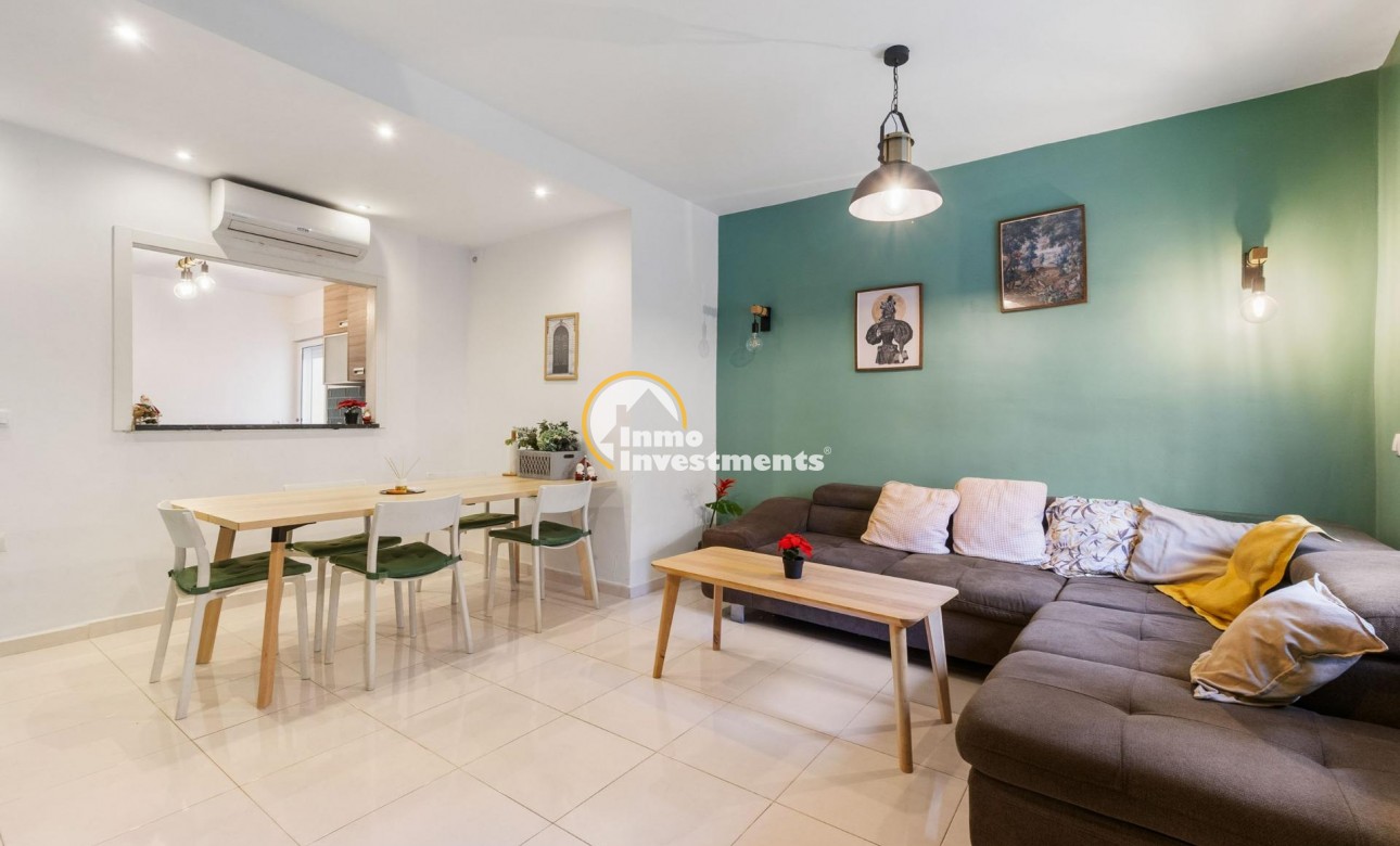 Resale - Apartment - Torrevieja - Torrevieja Centre