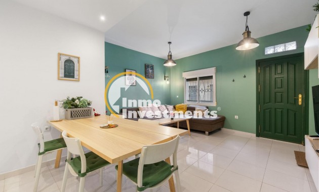 Resale - Apartment - Torrevieja - Torrevieja Centre