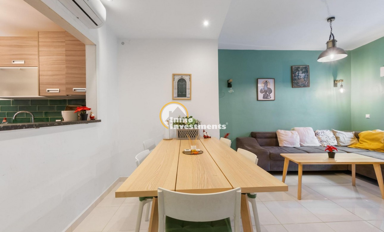 Resale - Apartment - Torrevieja - Torrevieja Centre