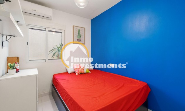 Resale - Apartment - Torrevieja - Torrevieja Centre