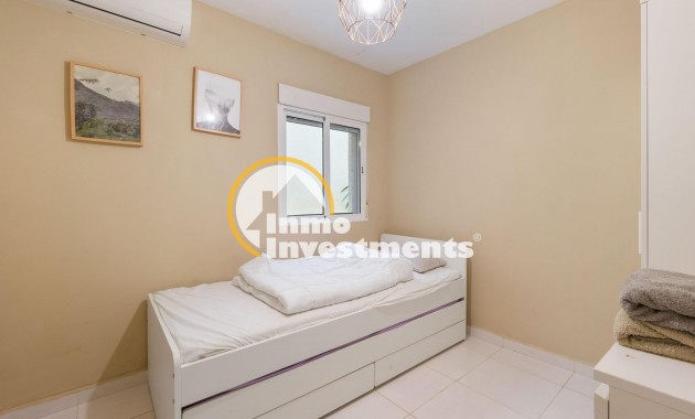 Resale - Apartment - Torrevieja - Torrevieja Centre