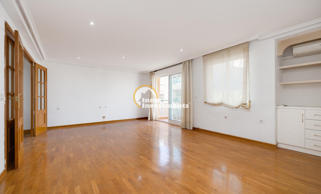 Resale - Apartment - Torrevieja - Centro