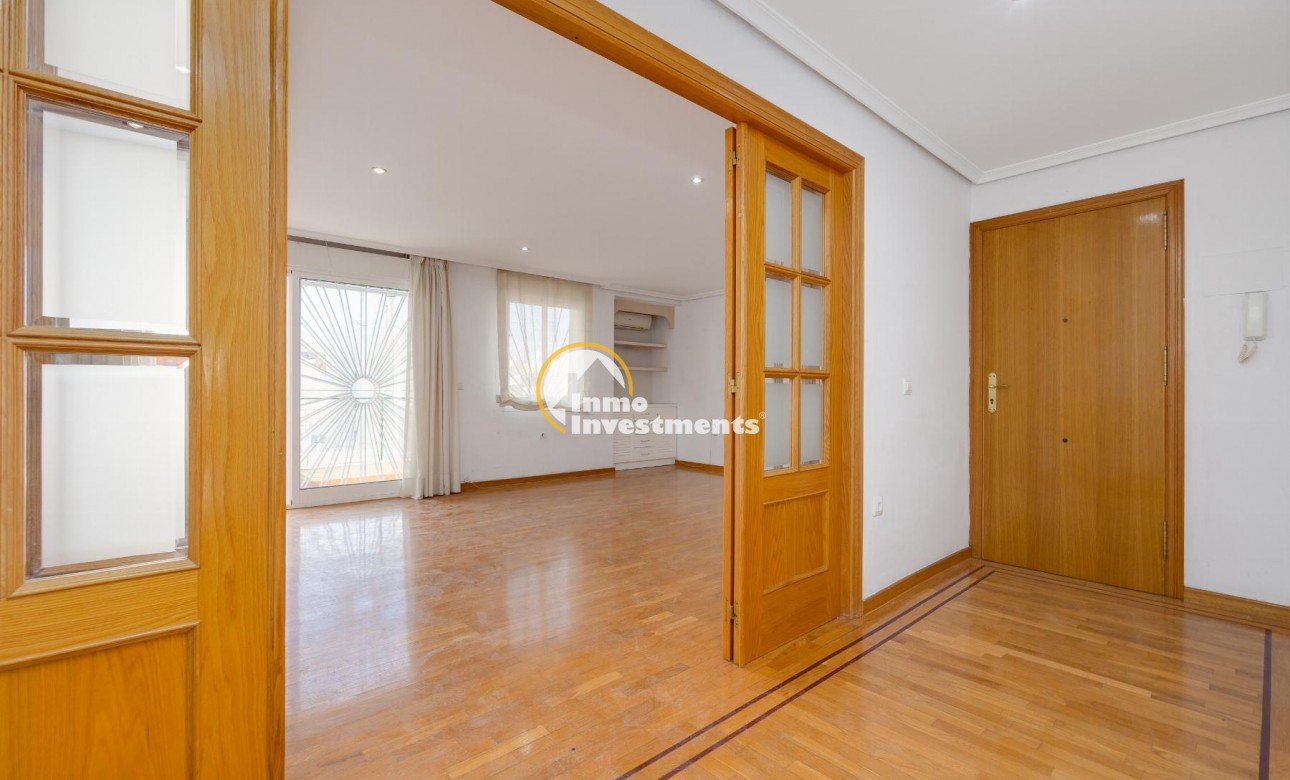 Resale - Apartment - Torrevieja - Centro