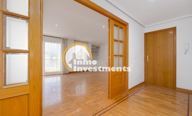 Resale - Apartment - Torrevieja - Centro