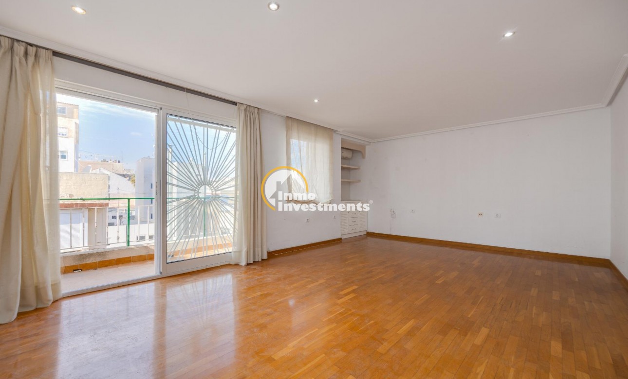 Resale - Apartment - Torrevieja - Centro