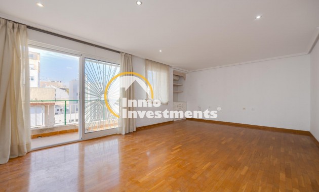 Resale - Apartment - Torrevieja - Centro