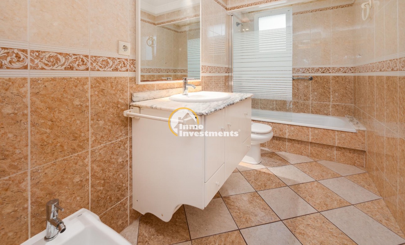 Resale - Apartment - Torrevieja - Centro