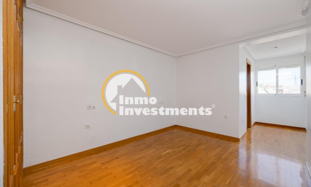 Resale - Apartment - Torrevieja - Centro