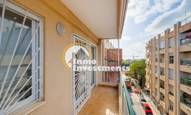 Resale - Apartment - Torrevieja - Centro