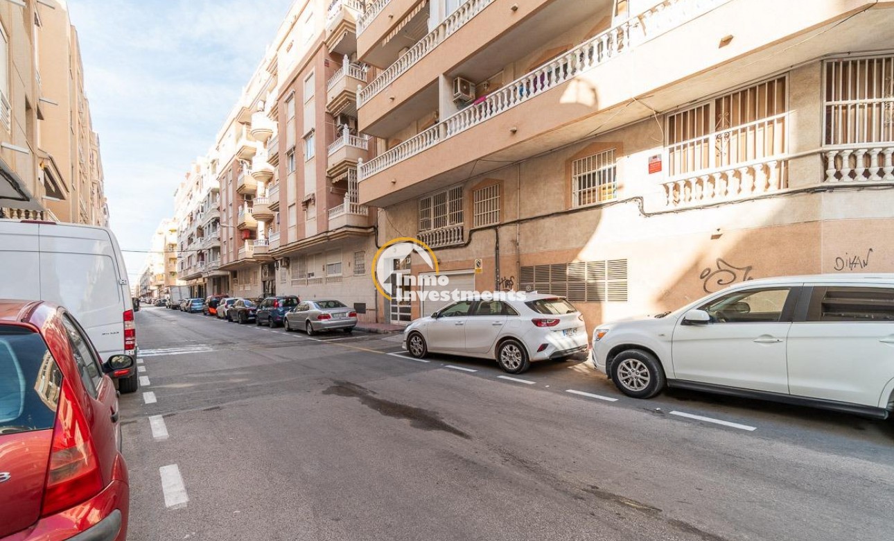 Resale - Apartment - Torrevieja - Torrevieja Centre