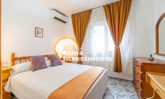 Resale - Apartment - Torrevieja - Torrevieja Centre