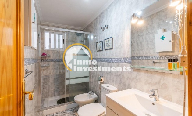 Resale - Apartment - Torrevieja - Torrevieja Centre