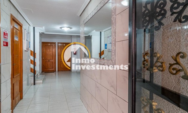 Resale - Apartment - Torrevieja - Torrevieja Centre