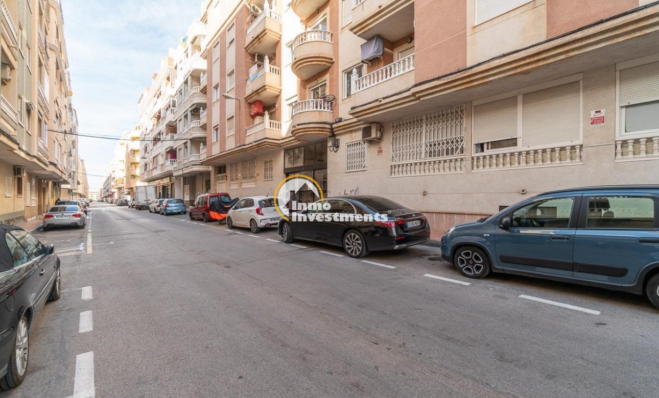 Resale - Apartment - Torrevieja - Torrevieja Centre