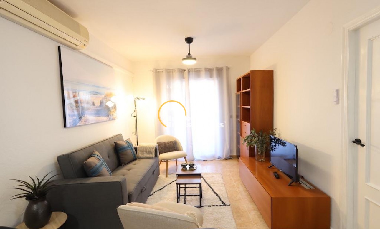 Resale - Apartment - Torrevieja - Torrevieja Centre