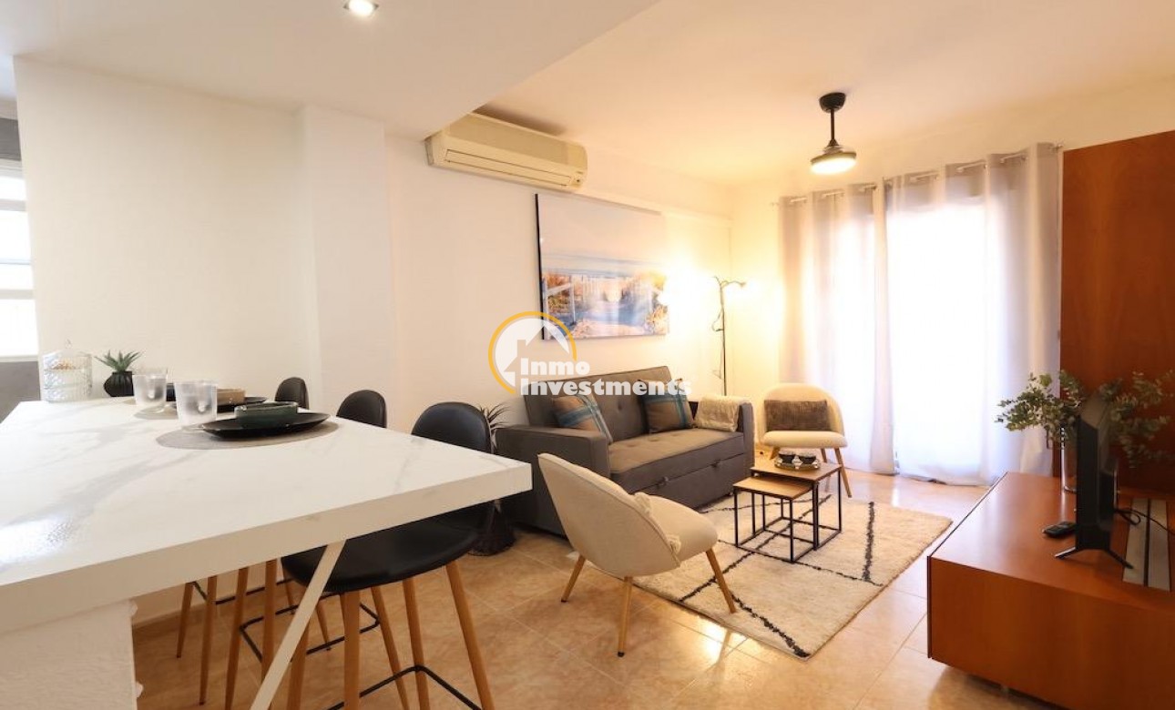 Resale - Apartment - Torrevieja - Torrevieja Centre