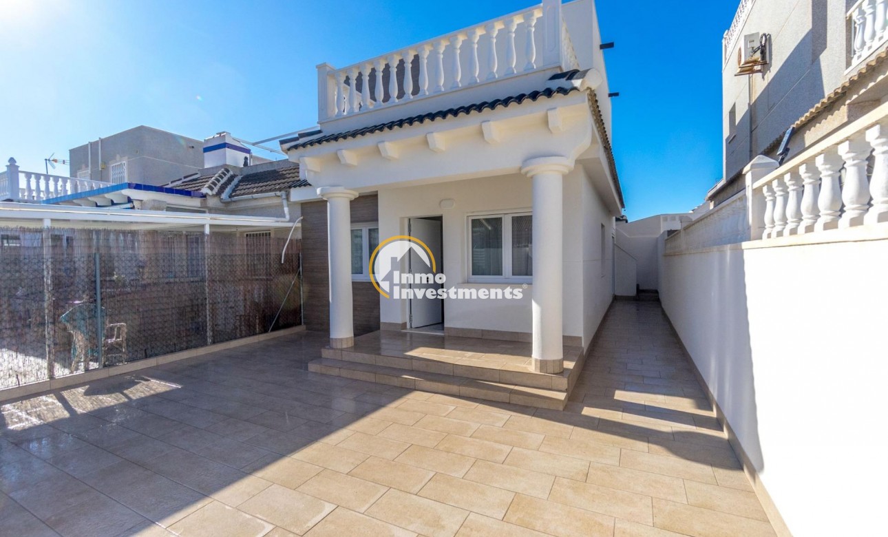 Resale - Villa - Torrevieja - El Chaparral