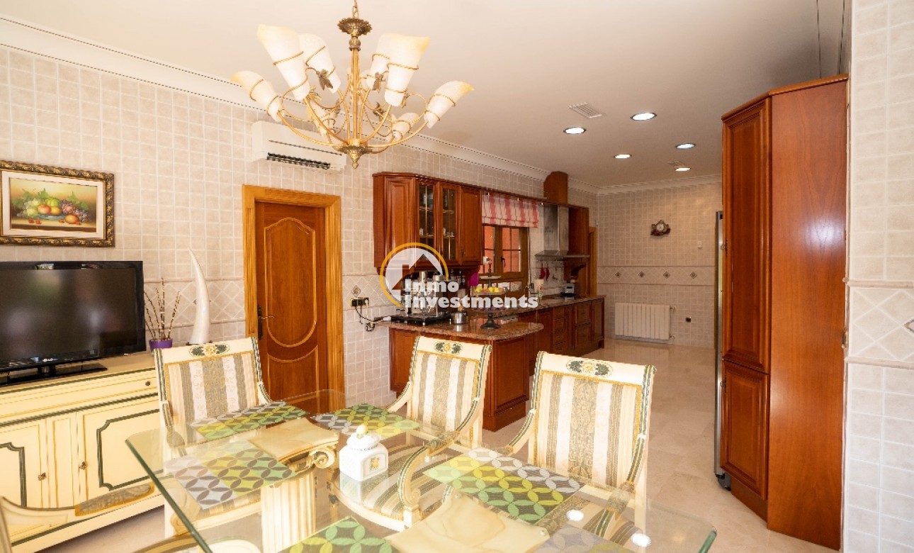 Resale - Villa - Campoamor