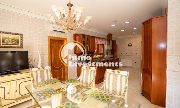 Resale - Villa - Campoamor