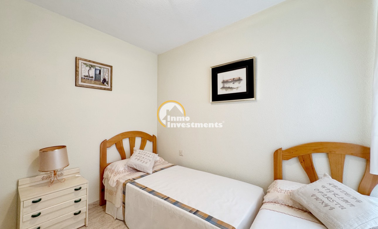 Resale - Apartment - Punta Prima - Beachside