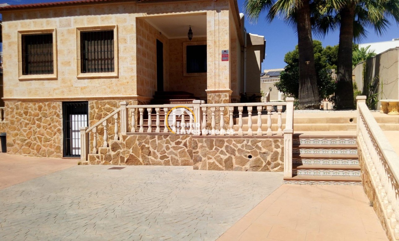 Till salu - Villa - Torrevieja - Eliseos playa