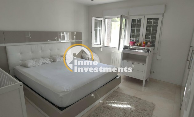 Reventa - Chalet independiente - Orihuela Costa - La Zenia