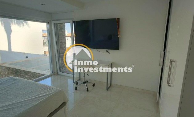 Reventa - Chalet independiente - Orihuela Costa - La Zenia