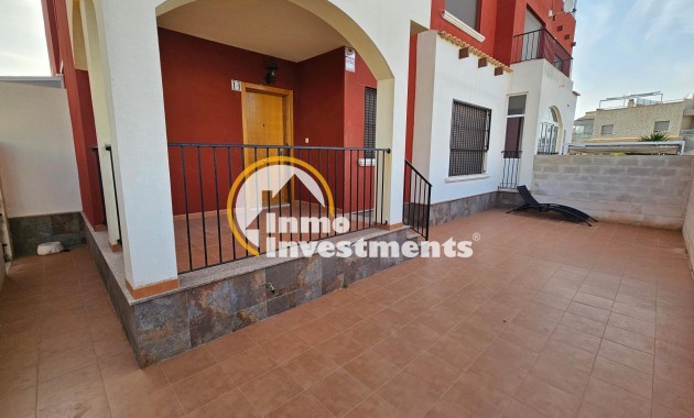 Reventa - Chalet independiente - Torrevieja - Aguas Nuevas