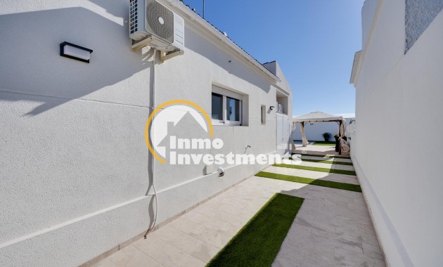 Reventa - Chalet independiente - Torrevieja - San Luis