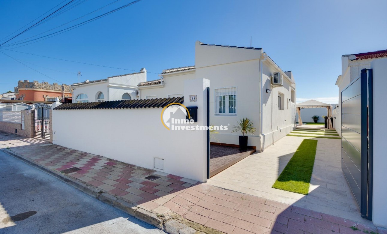 Reventa - Chalet independiente - Torrevieja - San Luis